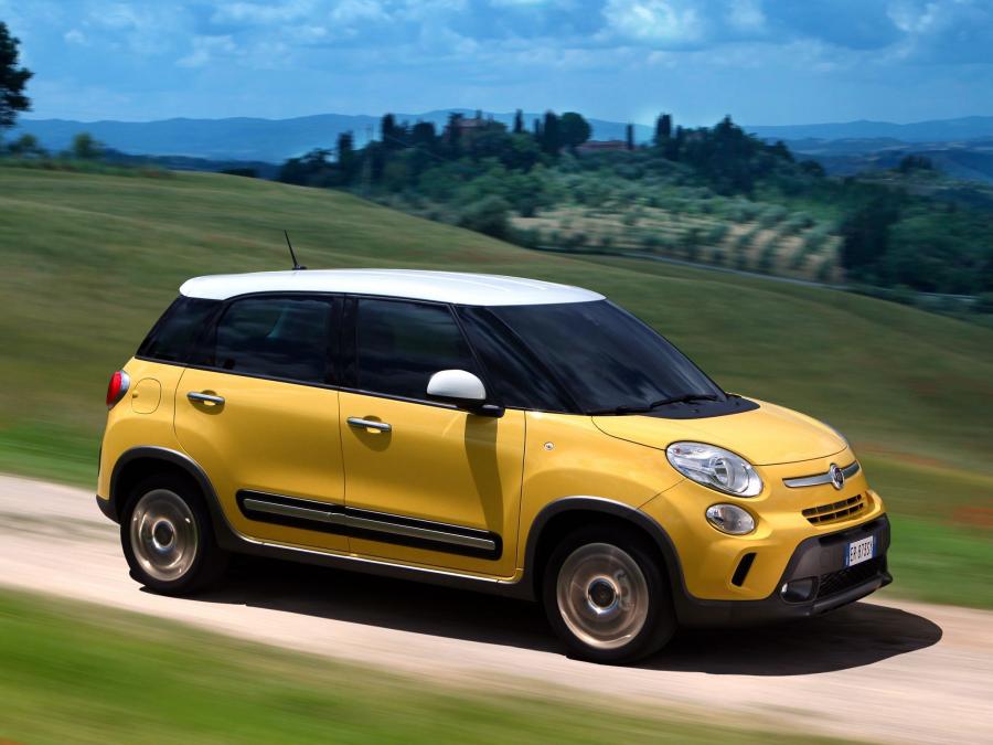  Fiat 500L Trekking 2013 года  (фото 16 из 22)